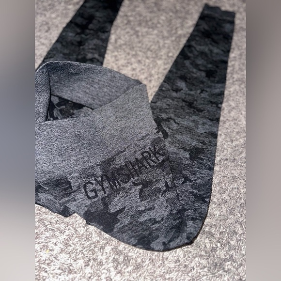 Women’s GYMSHARK Grey Camo Seamless Leggings Size Small - Picture 3 of 12